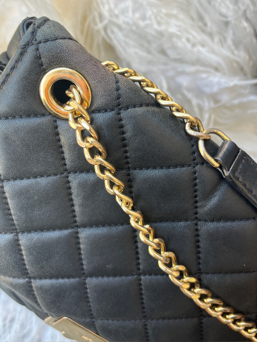 Michael Kors Black Quilted Shoulder Bag with Gold Hardware - Picture 5 of 16
